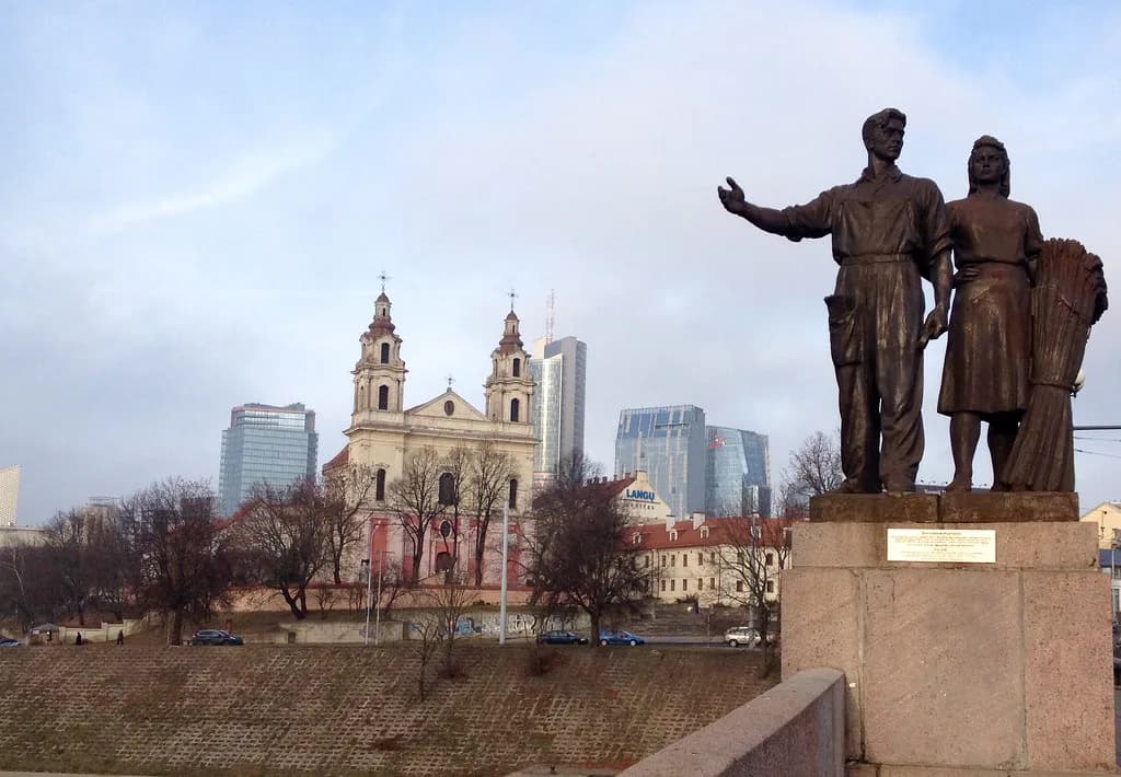 Do They Speak English in Lithuania? What Travelers Will Find