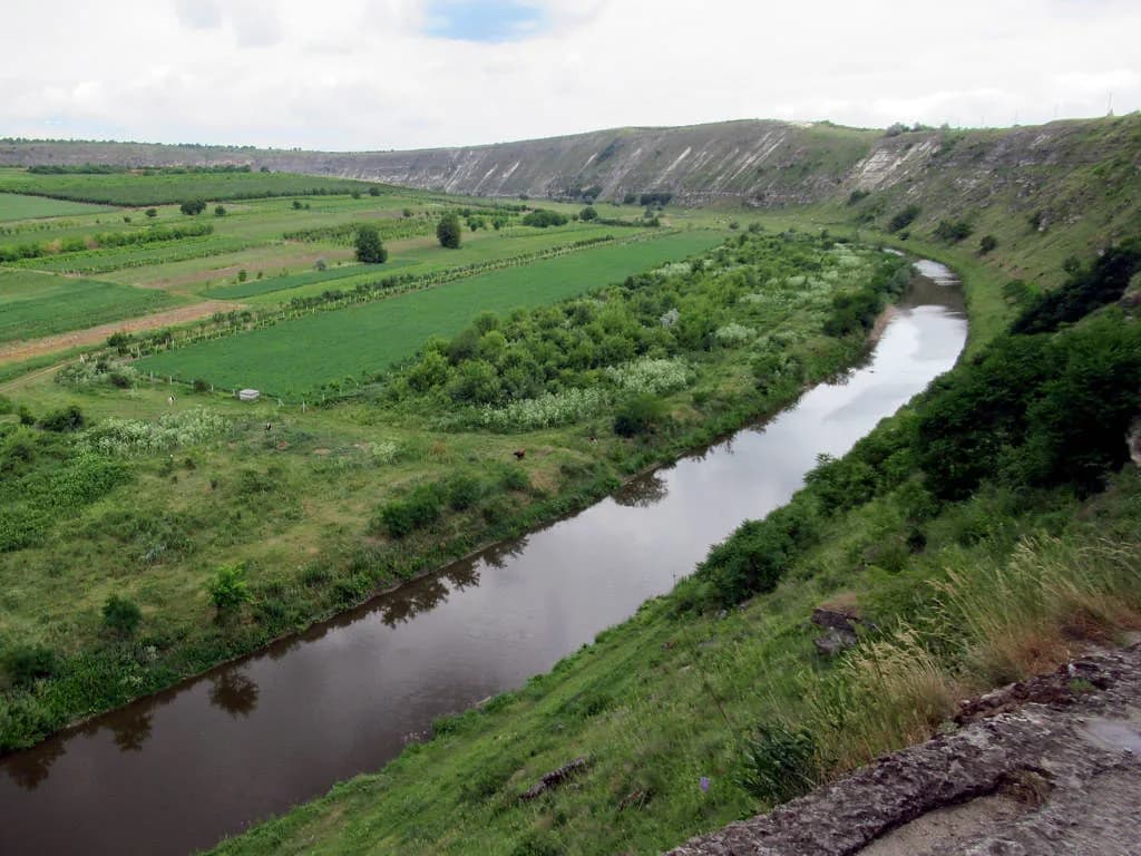 Moldova vs Romania: Which Should You Visit First?