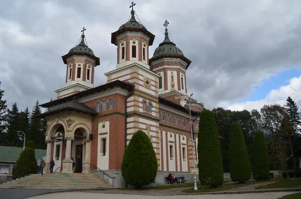 Romania Itinerary: How Many Days You Need and Where to Go