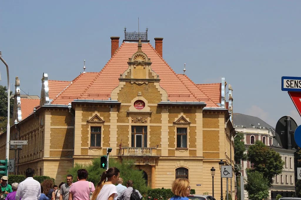 Tipping in Romania: How Much to Leave in Restaurants, Taxis and Hotels