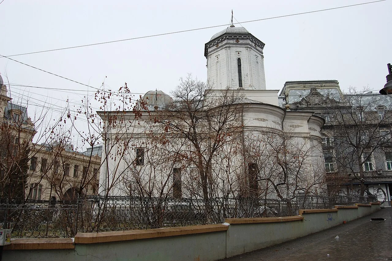 Old Town, Bucharest, Romania - panoramio
