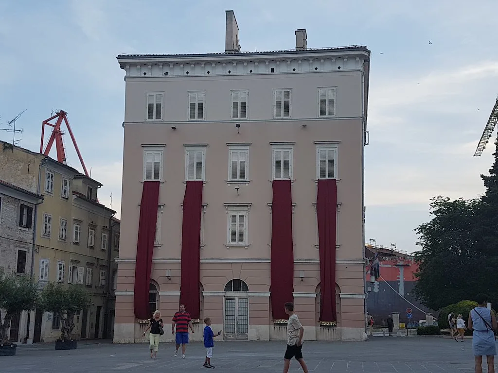 Forum, Pula